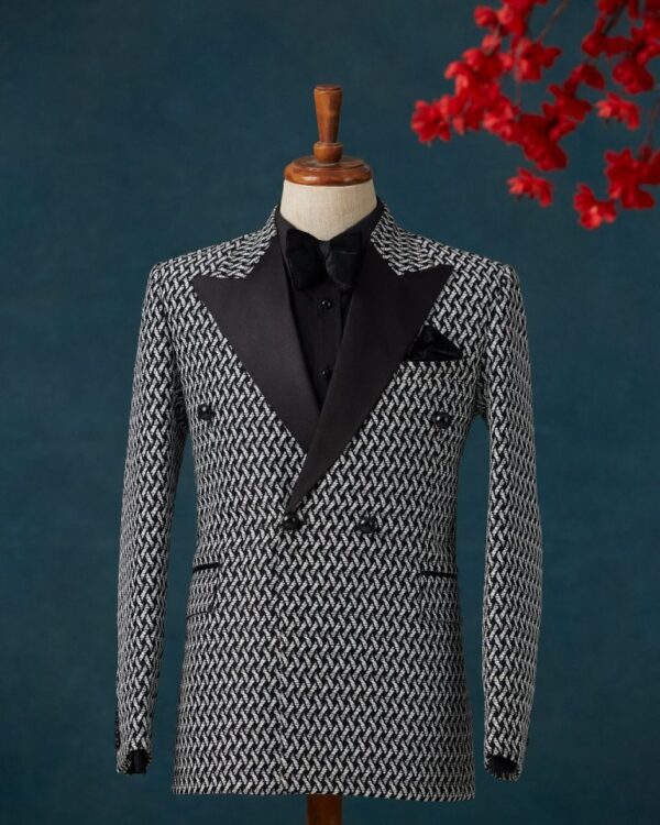 SUIT 021