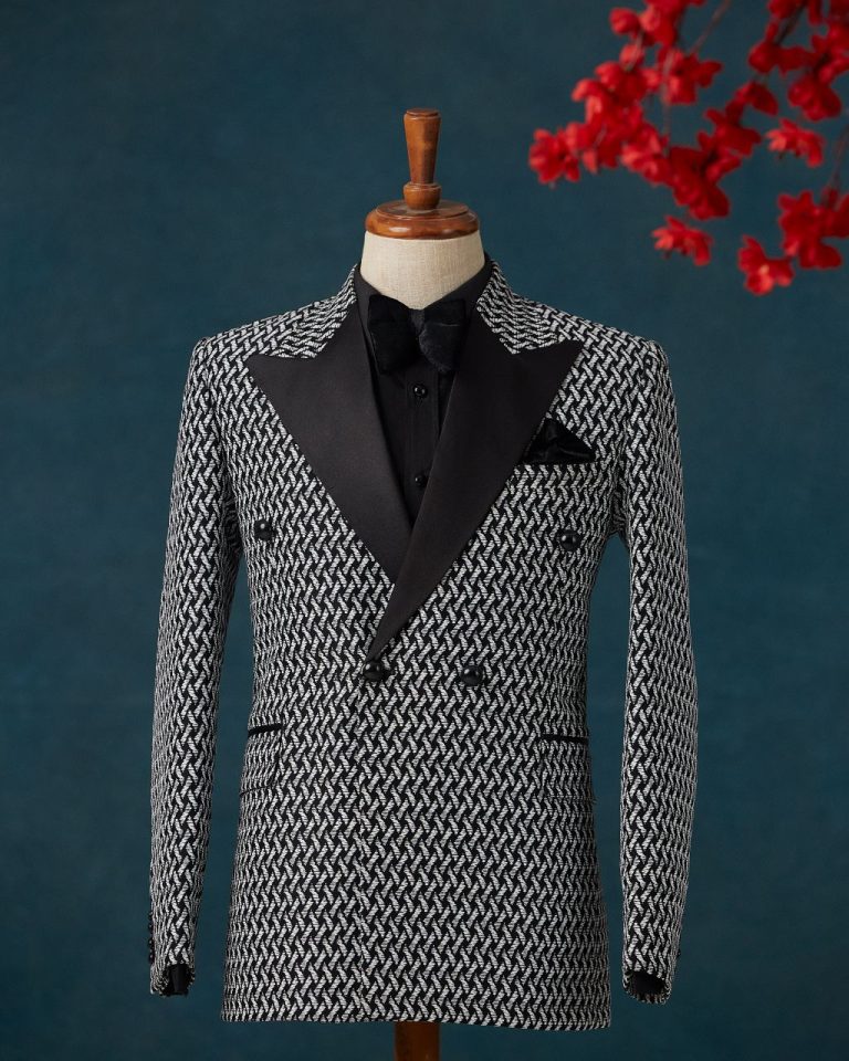 SUIT 021