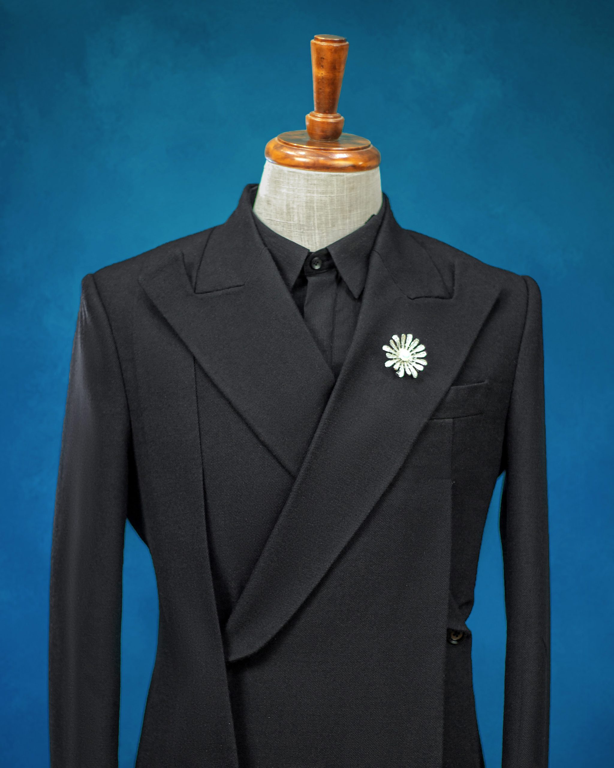 SUIT 003 - Image 2