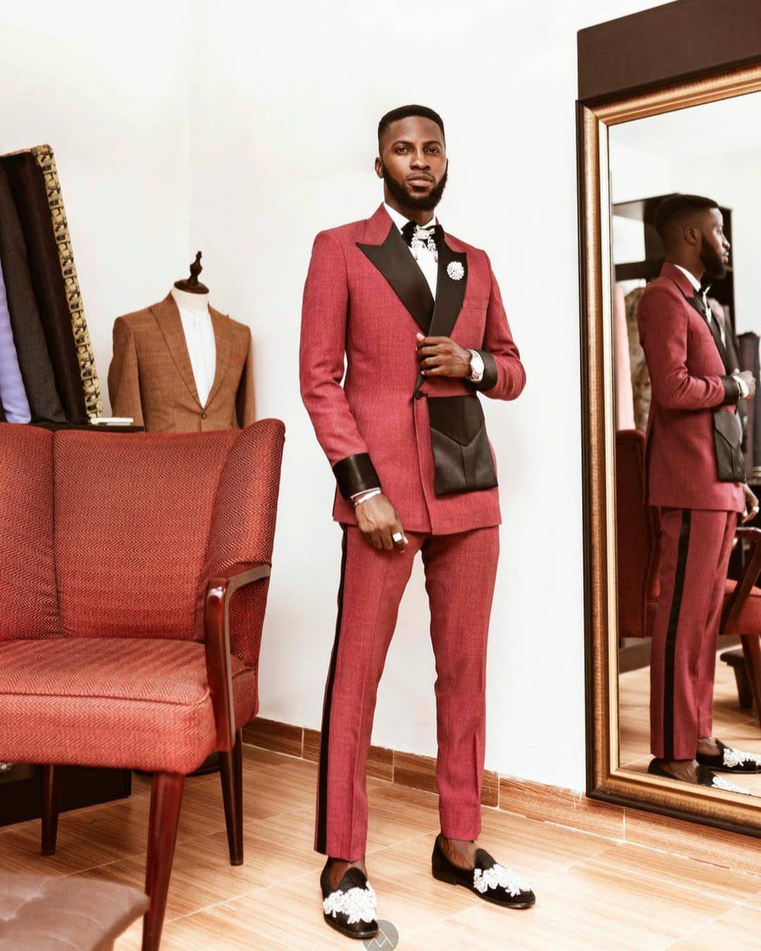 SUIT 013 - Image 2
