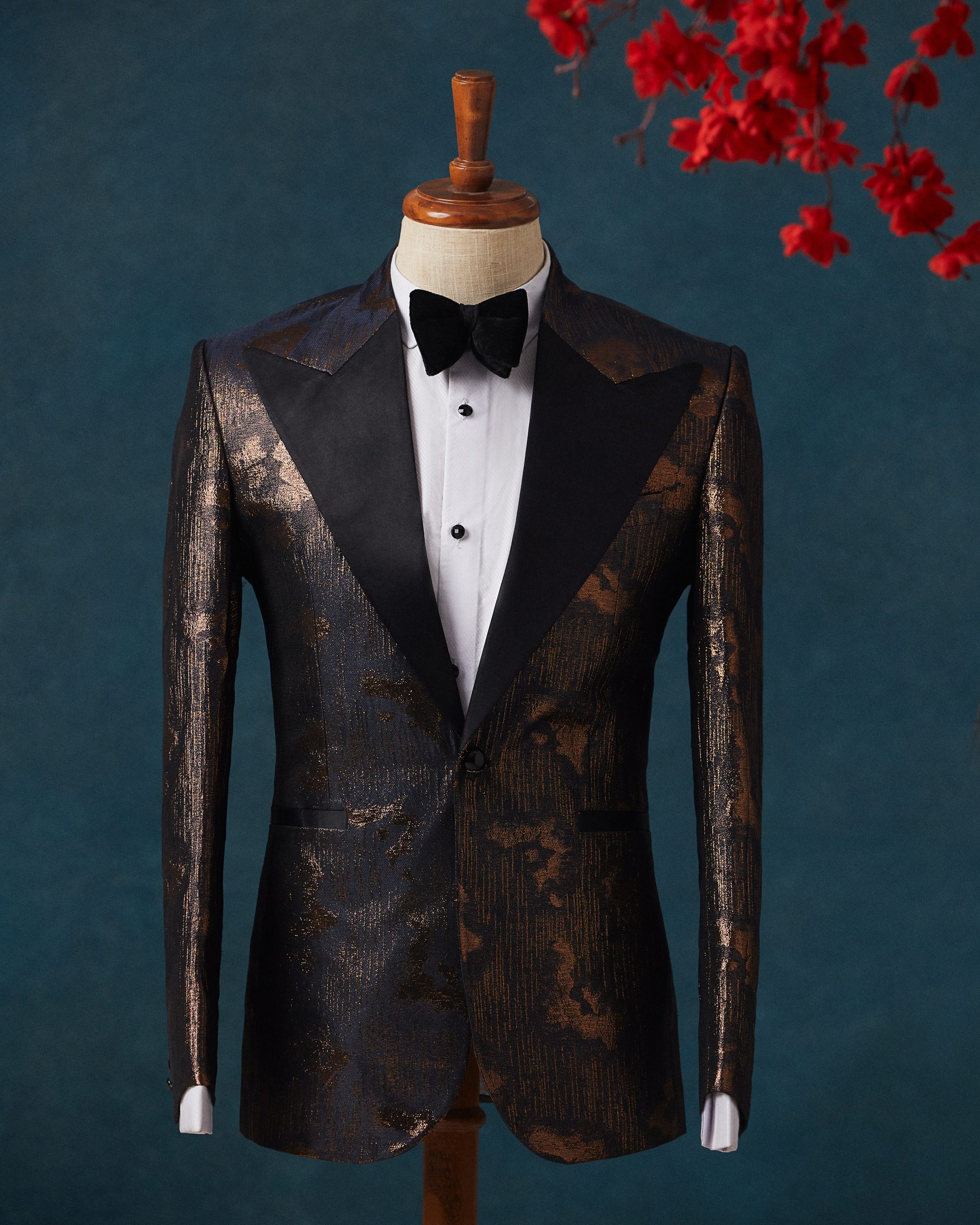 SUIT 004