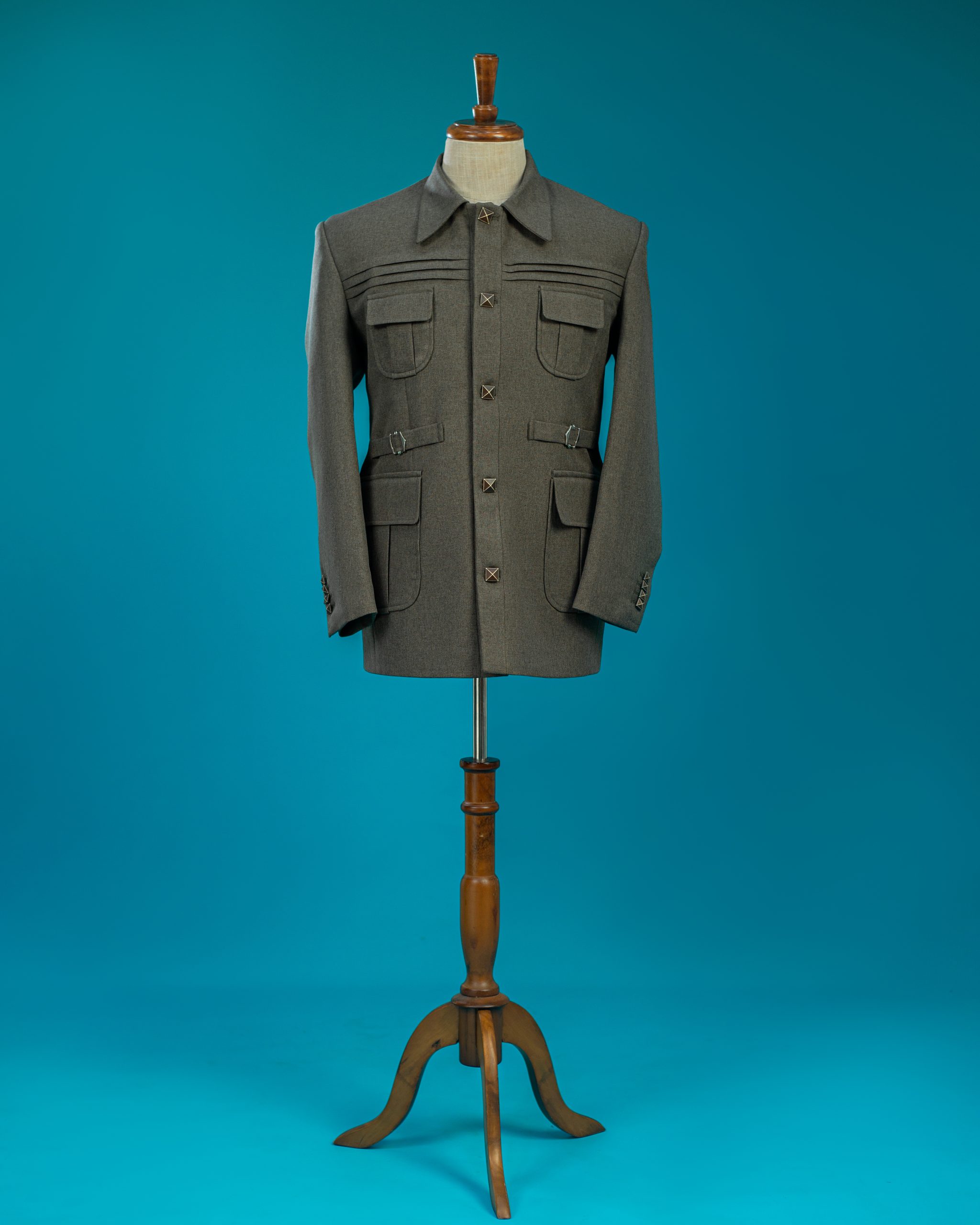 SUIT 008